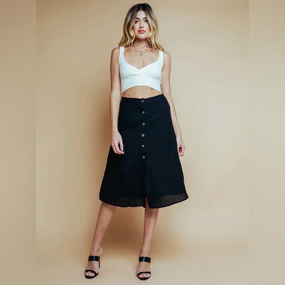 Olivaceous Dresses & Skirts - Olivaceous Women’s NWT Skirt Classic Fit Black size L